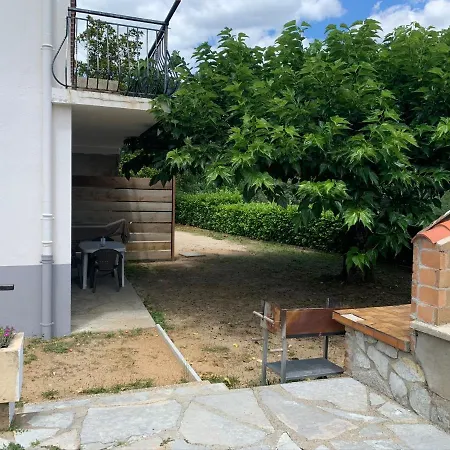Gites Les Mainiaux Holiday home